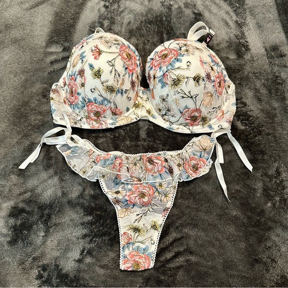 Victoria's Secret Other - Victoria's Secret Floral Lace Set